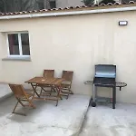 Maisonnette Recente Avec Piscine