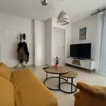 Nice And Cozy Apartment In The Heart Of Leucate