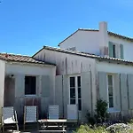 Spacious House Close To The Beach
