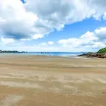 Amazing Apartment In Saint-Lunaire With Kitchen