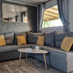 Camping La Carabasse Vias-Plage-T4 Climatise,Tout Confort, Emplacement Calme !