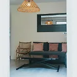 Appartement Deux Pieces Bord De Mer Avec Jardin