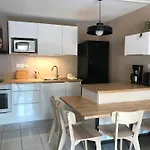 Appart 34 M2 - 300M De La Plage - 4 Pers - Piscine - Parking Prive