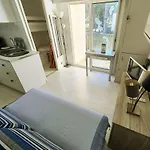 Studio Cabine Renove 4 Pers. Avec Piscine, Parking Prive, Proche Mer Et Village Naturiste - Fr-1-607-193