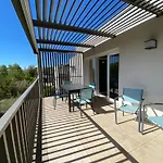 Appart 4 Pers Climatise Parking Piscine Proche Des Plages Menage Inclus - V0816