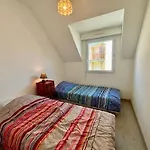 Maison Renovee 3 Pieces Avec Terrasse, Jardinet Et Parking A Quiberon - Fr-1-478-28