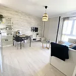 Studio Recent Proche De La Mer