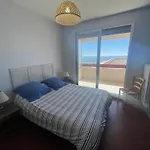Joli 3 Pieces Renove Avec Terrasse, Vue Mer Et Ascenseur - Fr-1-716-2