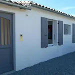 Villa Spacieuse A Saint-Clement-Des-Baleines Avec Piscine Privee