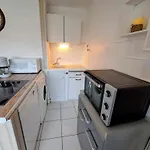 Appartement 2 Pieces Avec Piscine, Parking Prive Et Proche Plage Pour 4 Personnes - Fr-1-326-820