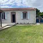 Maison Confortable A Jard-Sur-Mer Avec Grand Jardin Cloture