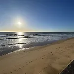 Charmant T2 A 1200M De La Plage Avec Balcon, Parking Prive Et Menage Inclus A Saint-Jean-De-Monts - Fr-1-224C-312