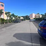 Studio En Residence Avec Parking