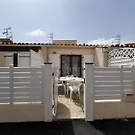 Charmant Pavillon Avec Mezzanine, Piscine Et Parking, A 300M De La Plage Du Grazel, Gruissan - Fr-1-229-114
