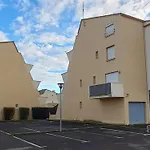 Appartement En Bord De Mer Avec Piscine, Terrasse Et Parking Prive - Fr-1-387-67