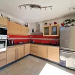 Semi-Detached House, Penestin