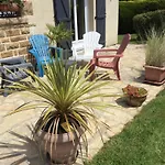 Coup De Coeur Assure ! Calm Comme A La Maison ! Maison Spacieuse Avec Grande Terrasse Pour 2 A 5 Personnes Proximite Granville Et Mer Avec Wifi Et Parking Gratuits