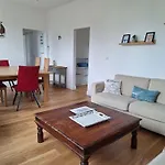 Appartement Au Coeur De La Cote De Granit Rose.