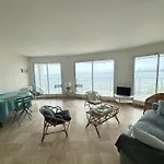 Appartement 2 Etoiles Avec Balcon-Terrasse, 1 Chambre, Parking, Pres De La Mer - Fr-1-197-491