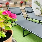 Appartement Studio Avec Terrasse Et Jardin Prives