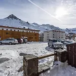 Studio Renove A Tignes Le Lac, Proche Pistes Et Commerces, Balcon Et Terrasse Privative - Fr-1-502-425