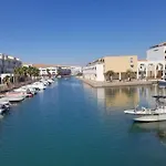 Sete Marina Des Quilles, Grand T2 Climatise, Proche Plage, Parking Prive