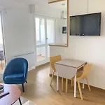 Studio Avec Loggia, Classe 2 Etoiles, Situe Sur Le Port