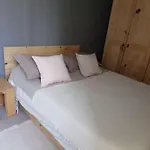 Appartement Avec Jardinet Et Terrasse