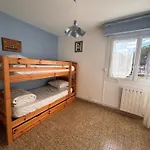 Jolie Marina Avec Chambres Et Acces Ponton
