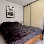 Appartement Cosy A 100M De La Plage Avec Piscine, Parking Prive Et Loggia Vitree - Fr-1-225-706