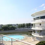 Appartement 2 Pieces Avec Piscine, Balcon Et Parking - La Rochelle Minimes - Fr-1-246-604
