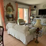 The Flower- Townhouse With Air Conditioning And Garden!