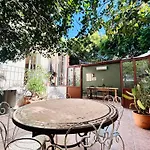 Maison Atypique Au Coeur De Montpellier, Cours Et Parking