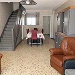 Villa T3 Climatisee, 57M², 5/6 Pers, Proche Plage, Renovee, Terrasse, Parking, Quartier Anime - Fr-1-797-48