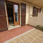 Confortable T2 Renove, Plain-Pied, Cour Privative + Balcon, Parking, Proche Mer - Fr-1-797-20