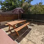 Confortable T2 Renove, Plain-Pied, Cour Privative + Balcon, Parking, Proche Mer - Fr-1-797-20
