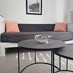 Studio Tranquille Escale Briochine A 2 Pas Du Centre-Ville Avec Place Parking Prive