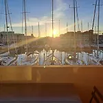 Bord De La Mer Vue Sur Le Port A Leucate, Port Leucate