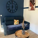 Le Blue Twin