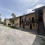 Studio Au Monetier-Les-Bains Avec Balcon, Parking Et Proche Des Pistes Pour 4 Personnes - Fr-1-330F-228
