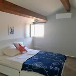 Appartement T3 Duplex Sous Les Toits De Marseille Panier Vieux Port
