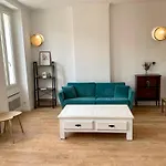 Petit Nid Proche De La Plage Et Du Port