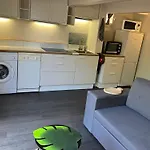 Appartement Vue Piscine Sous Les Pins