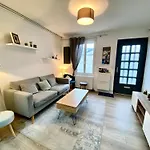 La Petite Cabane D'Onesime
