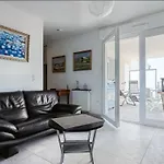 Ocean 215