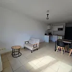 Appartement Dans Residence Avec Piscine