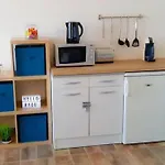 Beau Studio Idealement Place Avec Vue Mer !