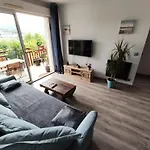 Bel Appartement Avec Piscine, Terrasse Avec Vue Sur Les Montagnes