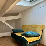 Appartement Avec Vue Sur L Eglise Des Saintes