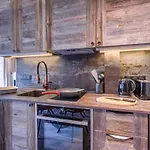 Appartement Skis Aux Pieds Avec Parking Et Wifi Au Coeur De Val-D'Isere - Fr-1-694-317